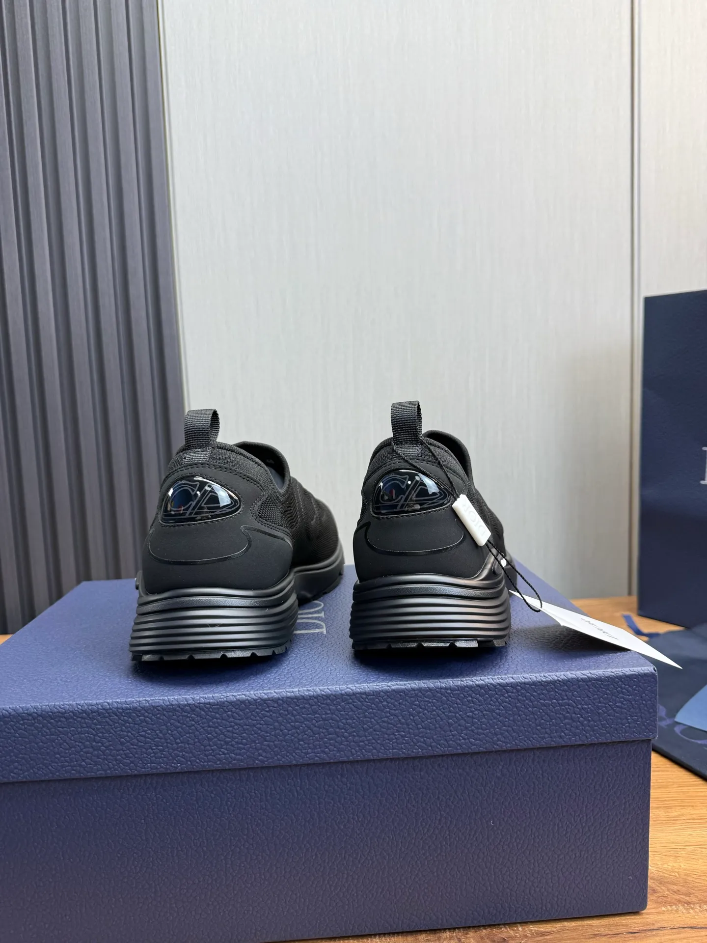 Men's shoes 💰580💰 Dior Dior B30 latest hot model shipped, original 1:1 manufacturing ▪️ Fabric: Original custom fly woven ▪️ Lining: Imported breathable mesh ▪️ Sole: Original molded non-slip outsole ▪️ Size: 38-45 (custom-made 45 non-returnable)